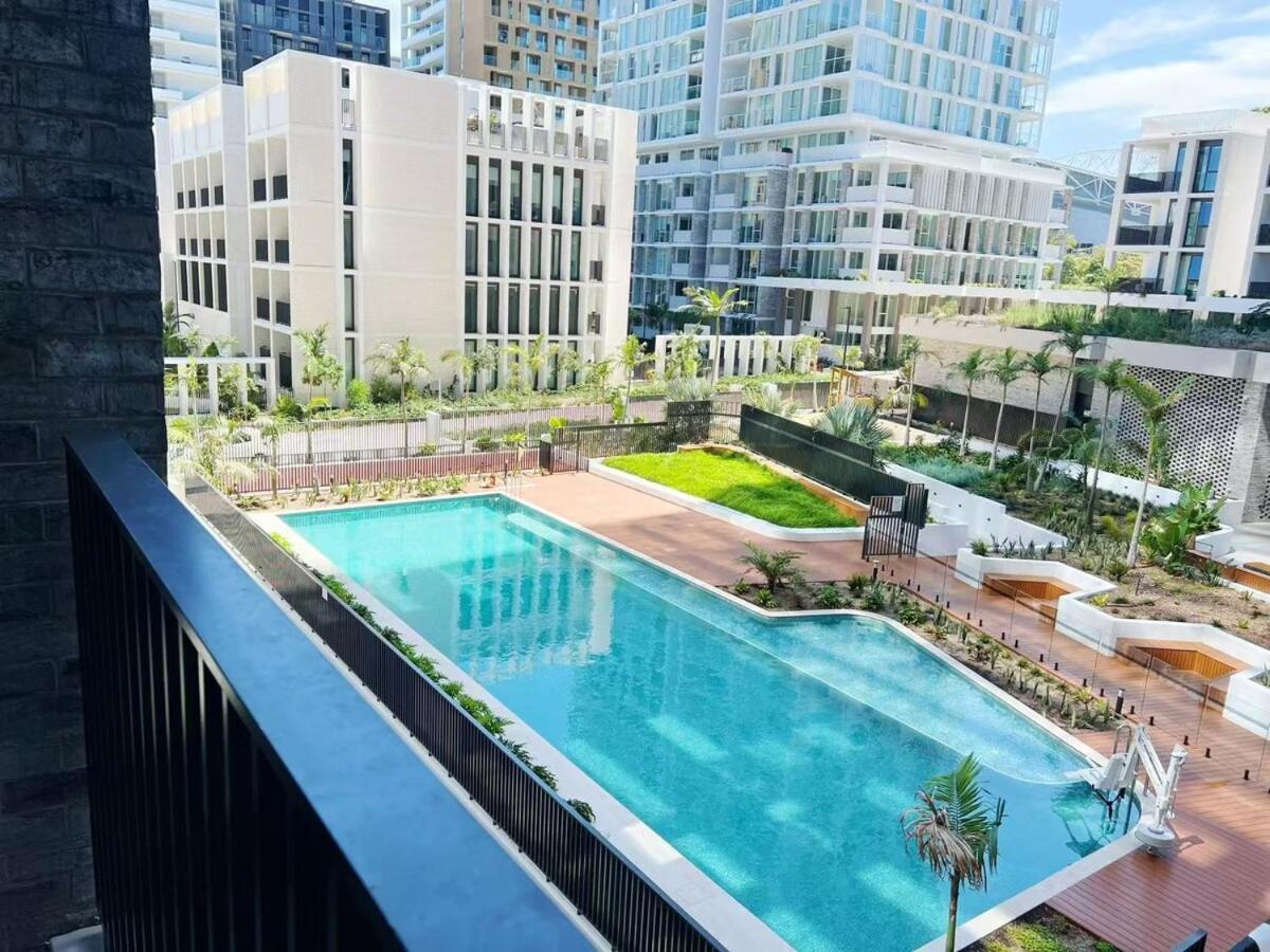 Luxury Poolside 2 Bedroom Apt In Olympic Park *